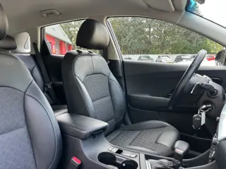 Foto 15 van Kia Niro 1.6 GDi Hybrid DynamicLine Trekhaak Incl. Beurt