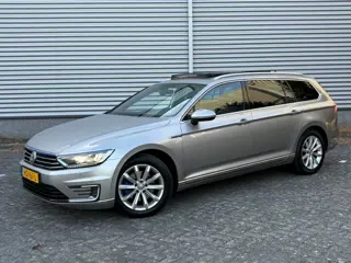 Volkswagen Passat Variant 1.4 TSI GTE Highline PANO Camera Trekhaak ACC