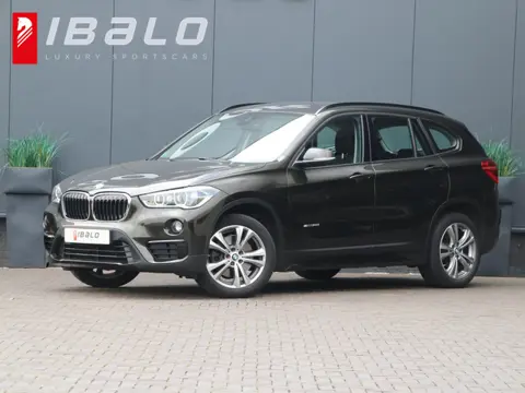 BMW X1 sDrive20i SportLine | Trekhaak | NL-auto |