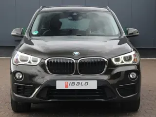 Foto 13 van BMW X1 sDrive20i SportLine | Trekhaak | NL-auto |