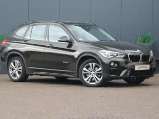 Foto 14 van BMW X1 sDrive20i SportLine | Trekhaak | NL-auto |