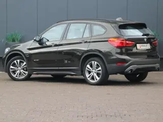 Foto 18 van BMW X1 sDrive20i SportLine | Trekhaak | NL-auto |