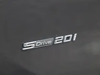 Foto 11 van BMW X1 sDrive20i SportLine | Trekhaak | NL-auto |