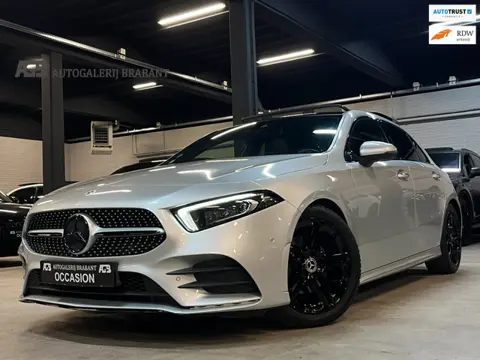 Mercedes-Benz A-klasse 200 Launch Edition AMG Line #Pano/Sfeerverlichting/CarPlay/Camera