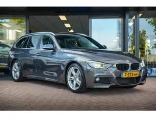 BMW 3-serie Touring 320i Executive M-Pakket Sportstoelen Alcantara Navigatie Cruise Climate PDC