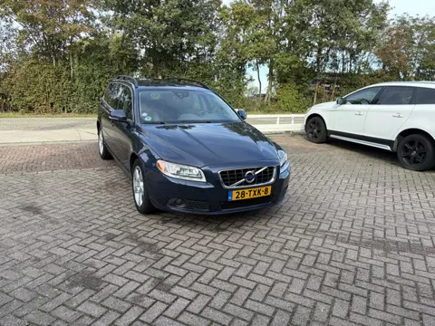 Volvo V70 1.6 T4 Limited Edition AUTOMAAT TREKHAAK STOELVERWARMING LEER