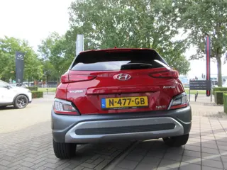 Foto 16 van Hyundai KONA 1.6 GDI HEV Premium (bj 2021, automaat)