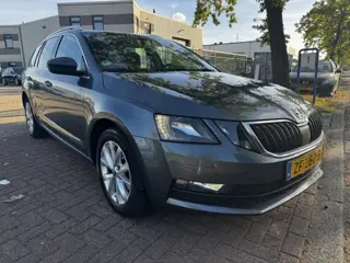 Škoda Octavia Combi 1.6 TDI Greentech Ambition Automaat Airco/ECC,Navigatie EXPORT PRIJS