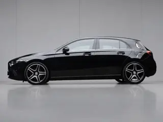 Mercedes-Benz A-klasse 200 Business Solution Sport (CARPLAY,LED,DIGITAL COCKPIT,SPORTSTOELEN,CAMERA,