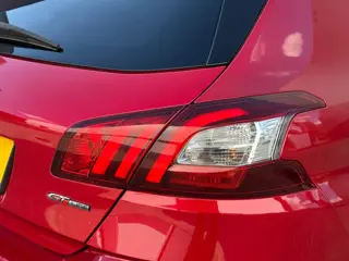 Foto 16 van Peugeot 308 1.2 GT-Line Automaat Glazendak Leer