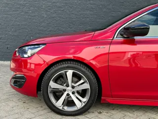 Foto 12 van Peugeot 308 1.2 GT-Line Automaat Glazendak Leer