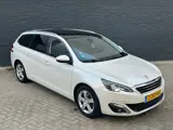 Foto 29 van Peugeot 308 SW 1.2 Automaat Glazendak Leer Led Xenon Nap Orgineel nederlands