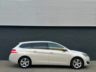 Foto 17 van Peugeot 308 SW 1.2 Automaat Glazendak Leer Led Xenon Nap Orgineel nederlands
