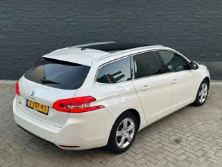 Foto 15 van Peugeot 308 SW 1.2 Automaat Glazendak Leer Led Xenon Nap Orgineel nederlands