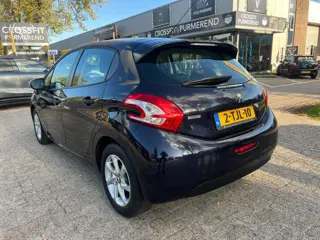 Foto 15 van Peugeot 208 1.0 VTi Access - LET OP TIK IN DE MOTOR !