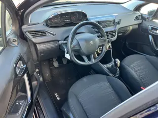 Foto 16 van Peugeot 208 1.0 VTi Access - LET OP TIK IN DE MOTOR !