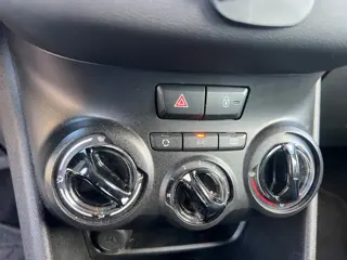 Foto 18 van Peugeot 208 1.0 VTi Access - LET OP TIK IN DE MOTOR !
