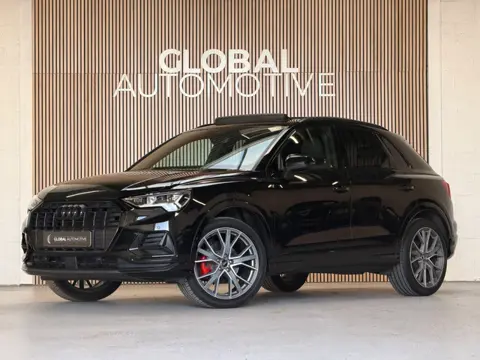 Audi Q3 35 TFSI S Line Pro Line S - Panoramadak - 19 INCH - Stoelverwarming - Sfeerverlichting