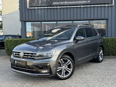Volkswagen Tiguan 1.5 TSI 150pk DSG / Aut. R-Line Panoramadak Trekhaak CarPlay 19" 95dkm!!