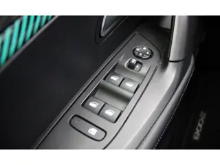 Foto 14 van Peugeot 2008 1.2 Active 2jr APK trekhaak LED