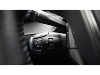 Foto 12 van Peugeot 2008 1.2 Active 2jr APK trekhaak LED