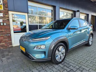 HYUNDAI KONA EV FASHION 64 KWH, 3-fase, Camera, Warmtepomp, Carplay, Navi, Keyless, ALL IN prijs!