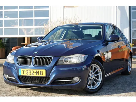 BMW 3-serie 320i M Line 170pk | Audio-navigatie full map | Bi-xenon koplampen | Cruise control | Ele