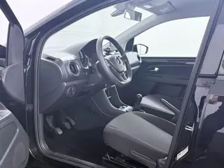Foto 16 van Volkswagen Up! 1.0 BMT move up! 5-deurs Airco