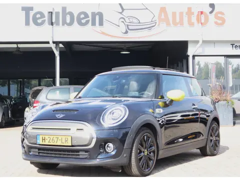 MINI Electric Yours 33 kWh | 39.600km | Leder | Sportstoelen | Panormadak | Harman/kardon