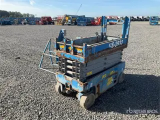 Genie GS1932 Electric Scissor Lift (bj 2015)