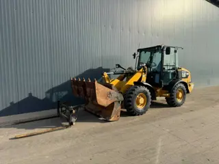 Cat 906M (bj 2016)