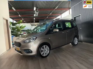 Ford TOURNEO COURIER 1.0 Titanium/ Nieuwe motor en koppeling. hele mooie auto.
