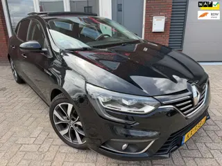 Renault Mégane 1.2 TCe Bose / Pano / Leder / Navi / PDC / Head-Up / DAB