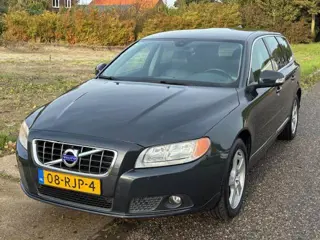 Volvo V70 1.6 T4 Momentum Automaat ECC Audio/CD Navi LMV 17" Leder ABS ESP Cruisecontrol PDC ASR Dea