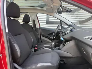 Foto 16 van Peugeot 208 1.2 PureTech Allure Pano|Clima|Cruise|Stoelverwarming|APK tot 02-2027