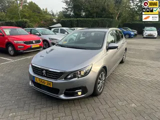 Foto 11 van Peugeot 308 SW 1.2 PureTech Blue Lease Allure , navigatie , pdc voor en achter met camera , stoelver