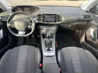 Foto 18 van Peugeot 308 SW 1.2 PureTech Blue Lease Allure , navigatie , pdc voor en achter met camera , stoelver