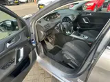 Foto 29 van Peugeot 308 SW 1.2 PureTech Blue Lease Allure , navigatie , pdc voor en achter met camera , stoelver