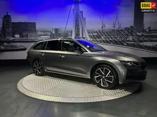 Skoda Octavia Combi 1.5 TSI MHEV Sportline Tour*Pano*Keyless*360*Matrix*Headup*Trekhaak*