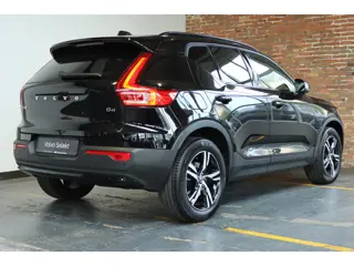 Foto 14 van Volvo XC40 B4 Plus Black Edition | Panoramadak |  | Semi-Electrische wegklapbare Trekhaak | Verwarmb