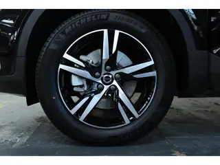 Foto 19 van Volvo XC40 B4 Plus Black Edition | Panoramadak |  | Semi-Electrische wegklapbare Trekhaak | Verwarmb