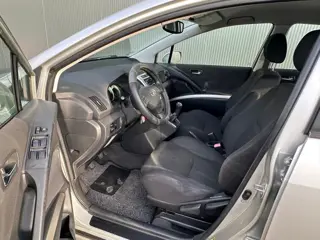 Foto 15 van Toyota Corolla Verso 1.6 VVT-i Sol AIRCO | NAP ! (bj 2004)