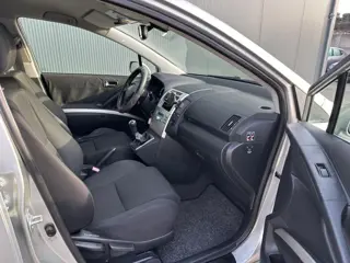 Foto 12 van Toyota Corolla Verso 1.6 VVT-i Sol AIRCO | NAP ! (bj 2004)