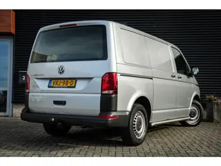 Foto 13 van Volkswagen Transporter 2.0 TDI L1H1 28 Comfortline | Navi | Bluetooth | Metallic lak | Trekhaak | El