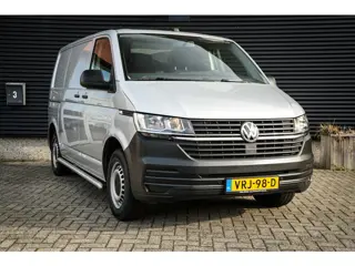 Foto 17 van Volkswagen Transporter 2.0 TDI L1H1 28 Comfortline | Navi | Bluetooth | Metallic lak | Trekhaak | El