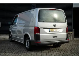 Foto 18 van Volkswagen Transporter 2.0 TDI L1H1 28 Comfortline | Navi | Bluetooth | Metallic lak | Trekhaak | El