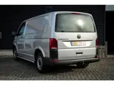 Foto 28 van Volkswagen Transporter 2.0 TDI L1H1 28 Comfortline | Navi | Bluetooth | Metallic lak | Trekhaak | El