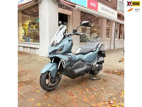 SYM Scooter ADX 125