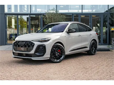 Audi Q5 Sportback ABT Aero 2.0 e-hybrid 428pk quattro Competition | Panoramadak | Tech Pro | Carbon 