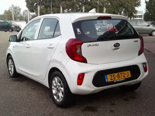 Foto 19 van Kia Picanto 1.0 MPi DynamicLine Staat in Hardenberg